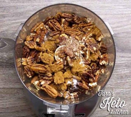 keto maple pecan nut butter before mixing